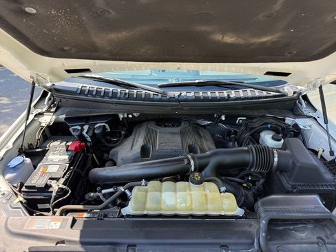 Used 2020 Ford Expedition XLT w/ Equipment Group 202A AWD/4WD image 21