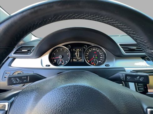 Used 2012 Volkswagen CC Lux Limited FWD image 26