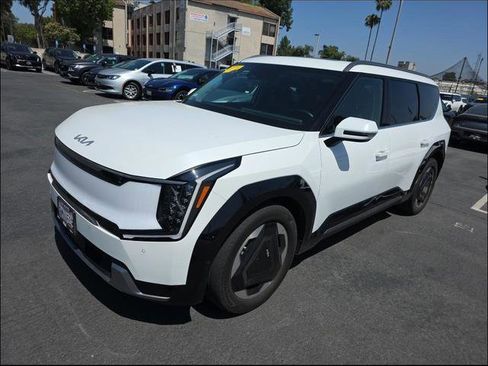 Certified 2024 Kia EV9 Land AWD/4WD image 3