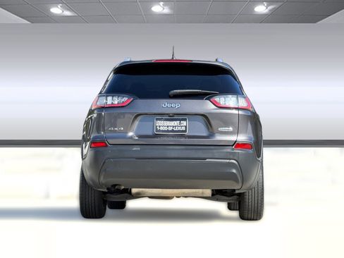Used 2019 Jeep Cherokee Latitude Plus AWD/4WD image 9