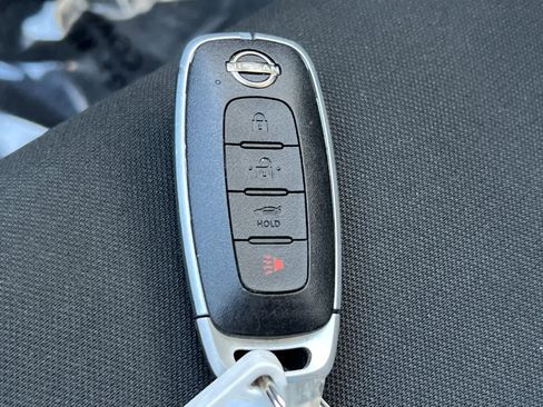 Used 2025 Nissan Versa SV image 27