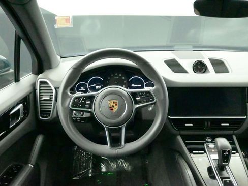 Used 2019 Porsche Cayenne AWD/4WD image 13