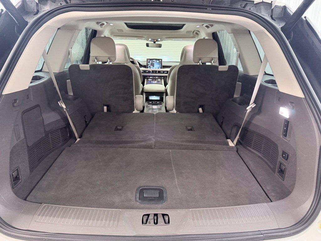 Used 2020 Lincoln Aviator Reserve w/ Equipment Group 202A AWD/4WD image 39