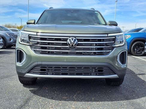 New 2026 Volkswagen Atlas SE image 2