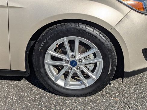 Used 2017 Ford Focus SE image 10