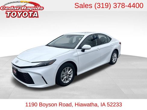 Used 2026 Toyota Camry LE image 1