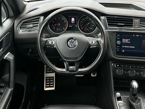 Used 2020 Volkswagen Tiguan SE R-Line FWD image 30