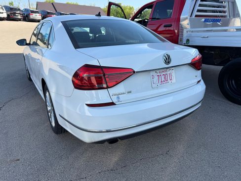 Used 2016 Volkswagen Passat 1.8T SE w/ Lighting Package FWD image 7