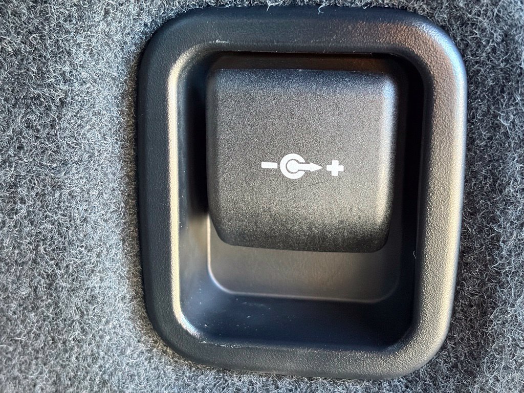 Used 2024 BMW X3 xDrive30i w/ Premium Package w/ZPA AWD/4WD image 9