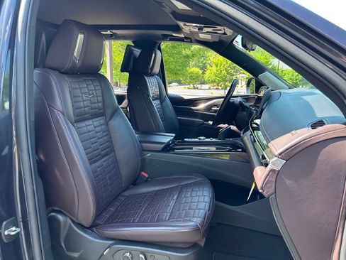 Used 2022 Cadillac Escalade Premium Luxury Platinum RWD image 54