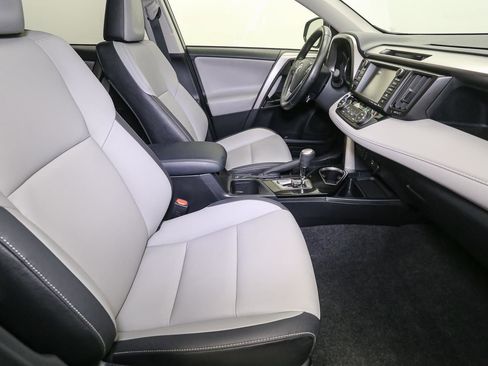 Used 2018 Toyota RAV4 Limited AWD/4WD image 20