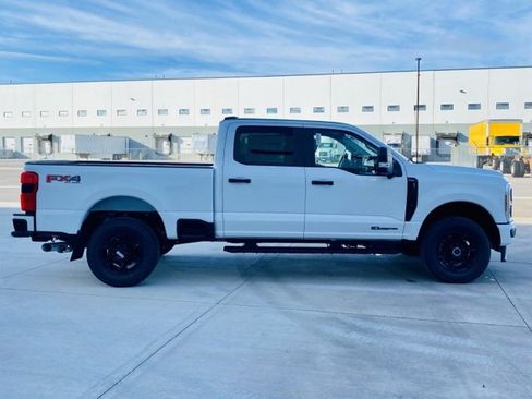 New 2026 Ford F350 4x4 Crew Cab Super Duty image 4