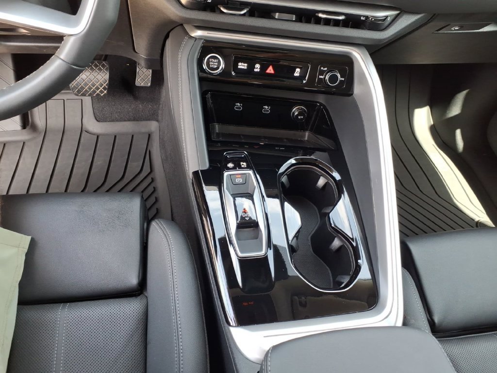 Used 2025 Audi Q5 Premium Plus w/ Premium Plus AWD/4WD image 23
