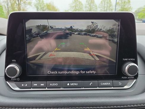 Used 2023 Nissan Rogue SV AWD/4WD image 19