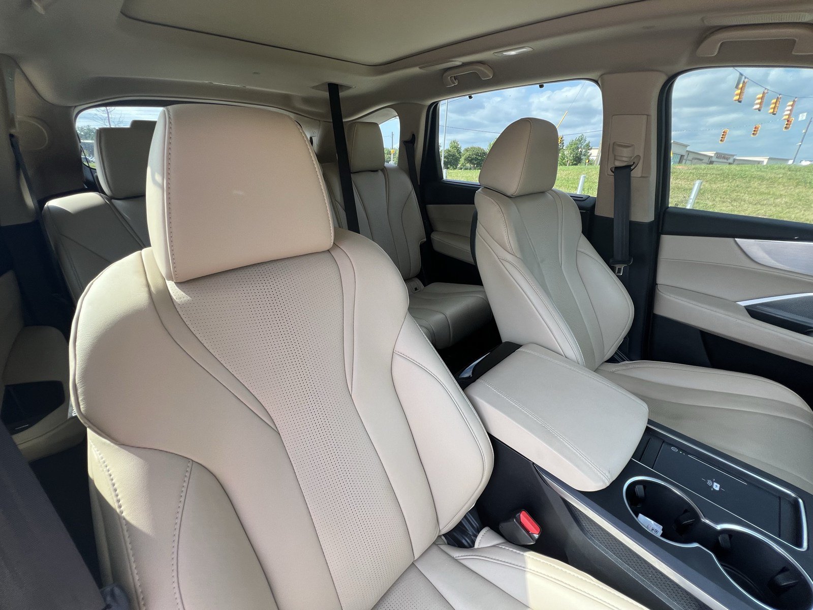 Certified 2025 Acura MDX w/ Technology Package FWD image 35