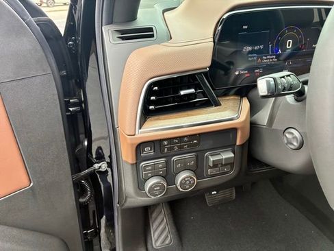 New 2026 Chevrolet Tahoe High Country AWD/4WD image 14