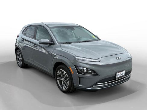 Used 2023 Hyundai Kona SE w/ Cargo Package FWD image 7