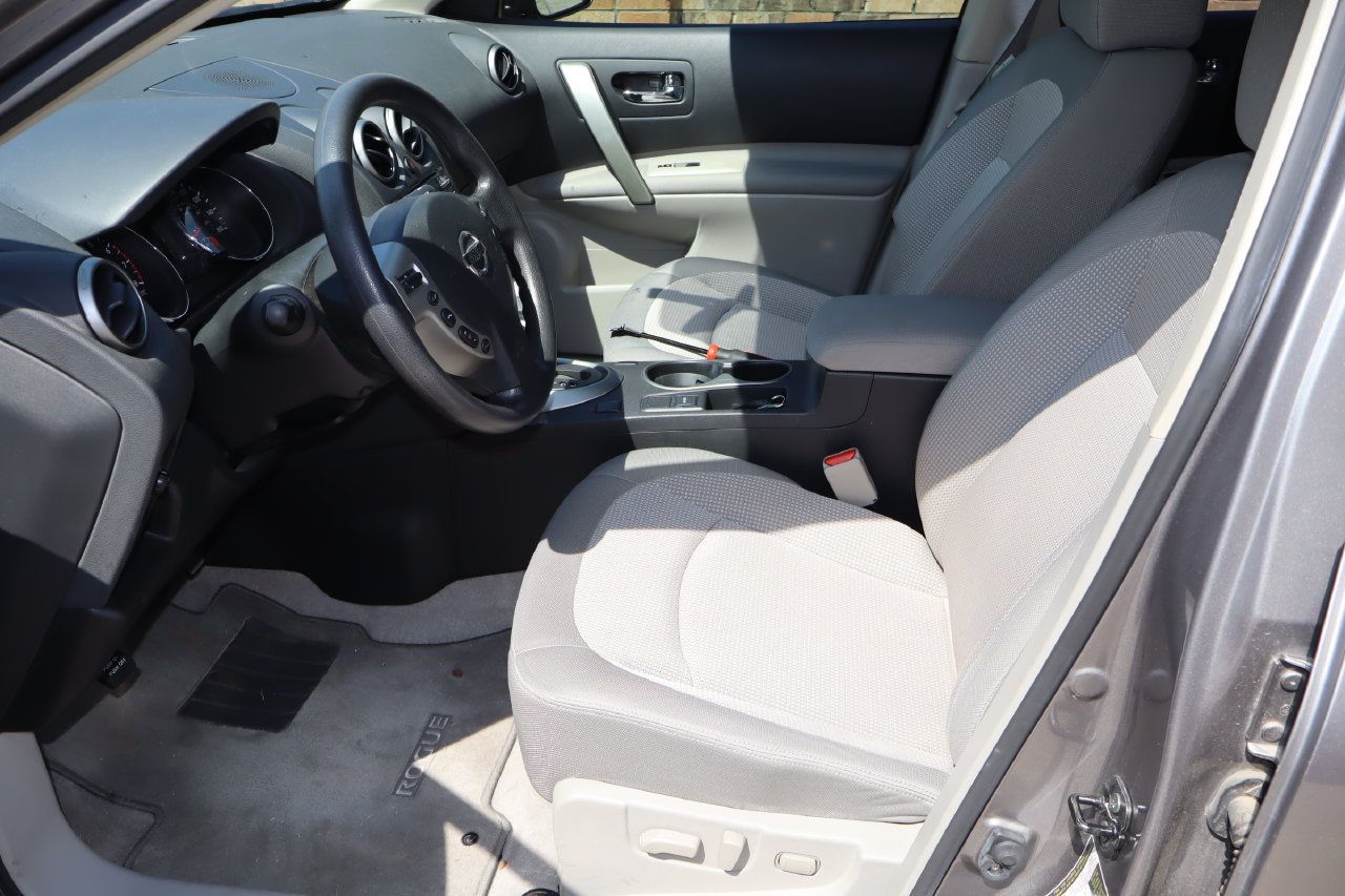 Used 2013 Nissan Rogue SV FWD image 14