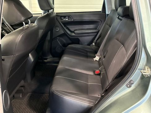 Used 2018 Subaru Forester 2.5i Touring w/ Popular Package #3B AWD/4WD image 9