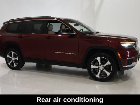 Used 2023 Jeep Grand Cherokee L Limited AWD/4WD image 3