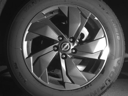 Used 2025 Nissan Rogue SV image 13