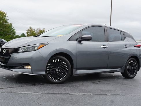 Certified 2023 Nissan Leaf SV Plus image 2