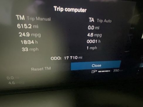 Certified 2025 Volvo XC60 B5 Core image 16