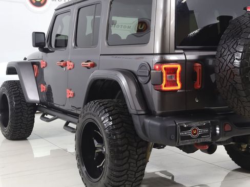 Used 2018 Jeep Wrangler Unlimited Rubicon w/ Dual Top Group AWD/4WD image 26