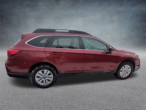 Used 2017 Subaru Outback 2.5i Premium image 10