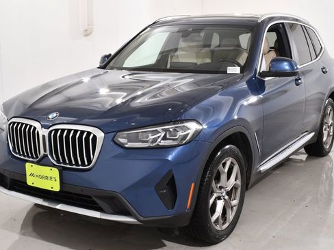 Used 2022 BMW X3 xDrive30i w/ Premium Package AWD/4WD image 2