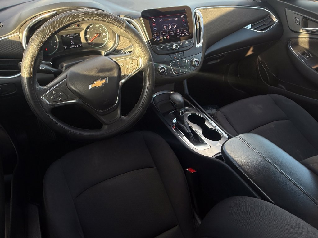 Used 2021 Chevrolet Malibu LT FWD image 23