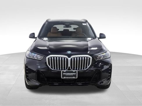 Used 2026 BMW X5 xDrive50e w/ M Sport Package image 8