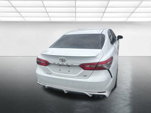 Used 2018 Toyota Camry SE image 7