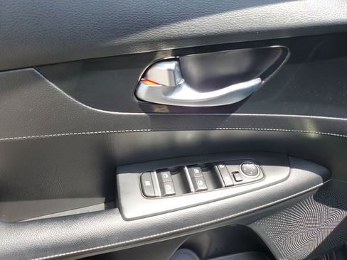 Certified 2022 Kia Forte GT-Line FWD image 21