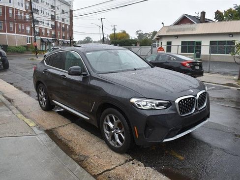Used 2024 BMW X4 xDrive30i image 4