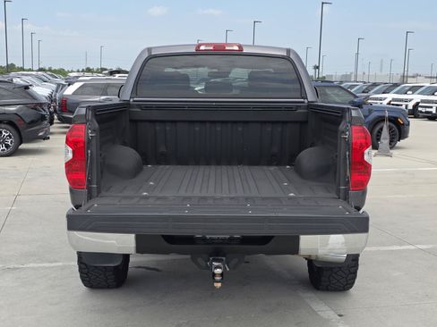 Used 2019 Toyota Tundra SR5 w/ SR5 Upgrade Package AWD/4WD image 9