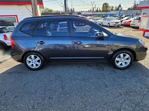Used 2007 Kia Rondo LX w/ Convenience Pkg image 2