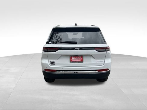 New 2025 Jeep Grand Cherokee Laredo w/ Trailer Tow Package image 5