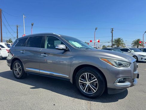 Used 2019 INFINITI QX60 Luxe w/ Essential Package FWD image 12