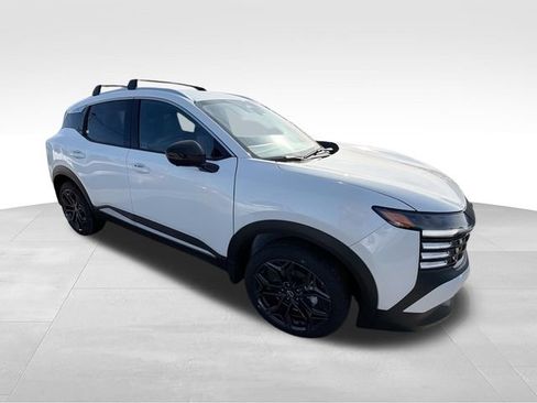 New 2026 Nissan Kicks SR w/ Cold Weather Package AWD/4WD image 2