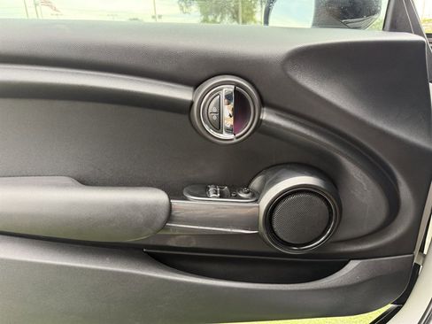 Used 2020 MINI Cooper 2-Door Hardtop FWD image 26