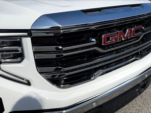 New 2026 GMC Sierra 1500 SLT w/ SLT Premium Package image 16