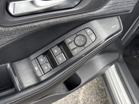 Used 2023 Nissan Rogue SV FWD image 16