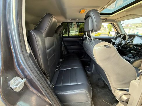 Used 2015 Jeep Patriot High Altitude FWD image 33
