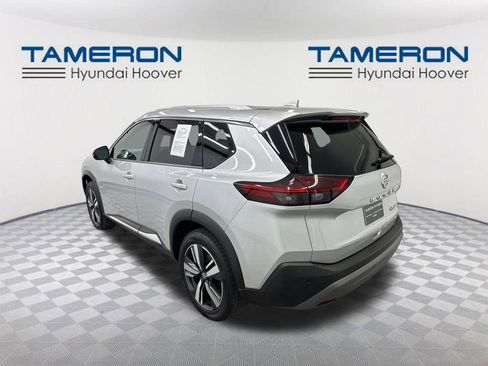 Used 2021 Nissan Rogue SL image 3