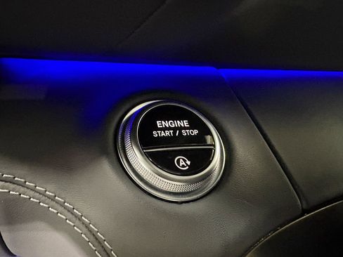 Used 2022 Mercedes-Benz SL 55 AMG 4MATIC w/ Driver Assistance Package image 18