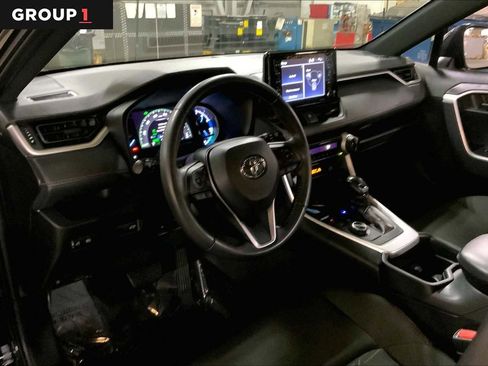 Used 2021 Toyota RAV4 SE AWD/4WD image 18