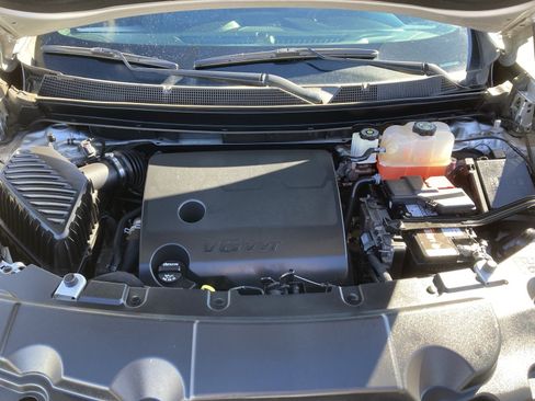 Used 2022 Chevrolet Traverse LT image 46