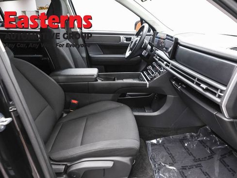 Used 2025 Hyundai Santa Fe SE FWD image 22