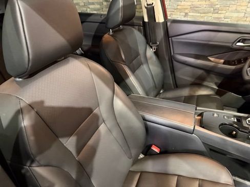 Certified 2025 Nissan Rogue SV w/ SV Premium Package FWD image 32
